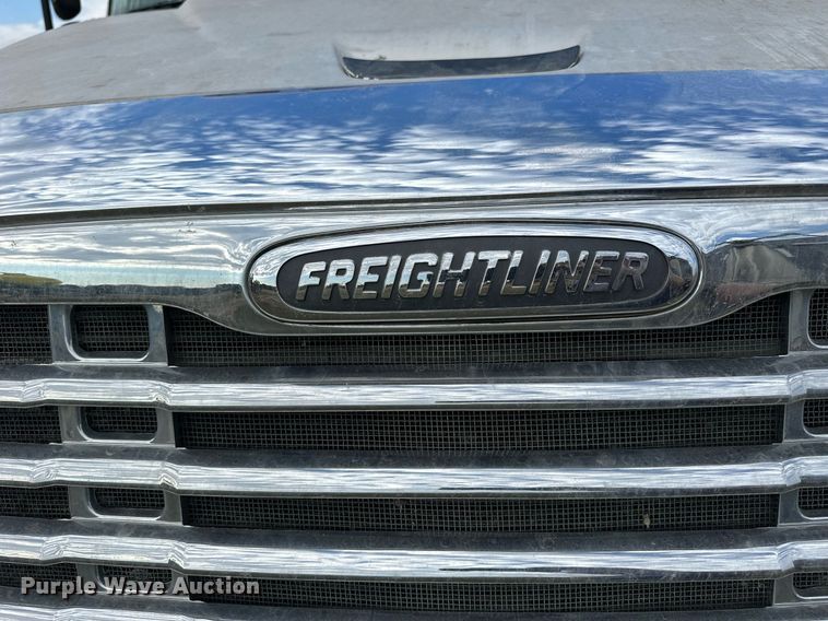 image for item NP9571 2006 Freightliner Columbia  semi truck