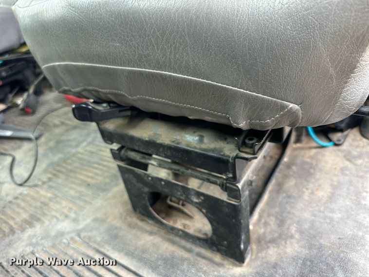 image for item NP9571 2006 Freightliner Columbia  semi truck