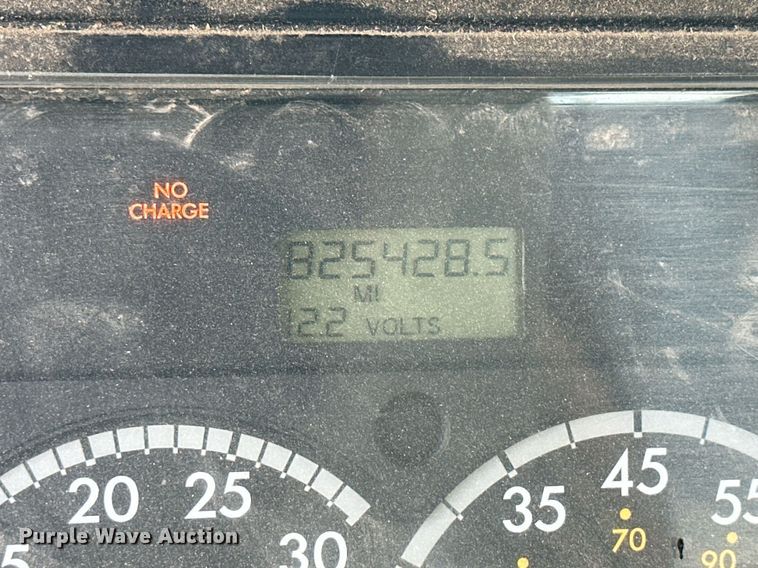 image for item NP9571 2006 Freightliner Columbia  semi truck