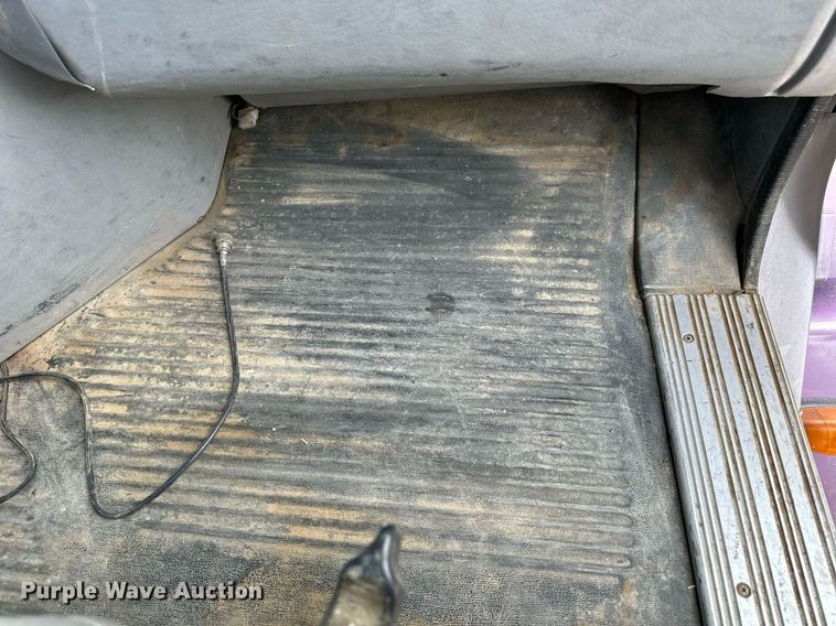 image for item NP9571 2006 Freightliner Columbia  semi truck