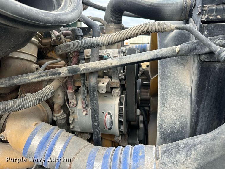 image for item NP9571 2006 Freightliner Columbia  semi truck