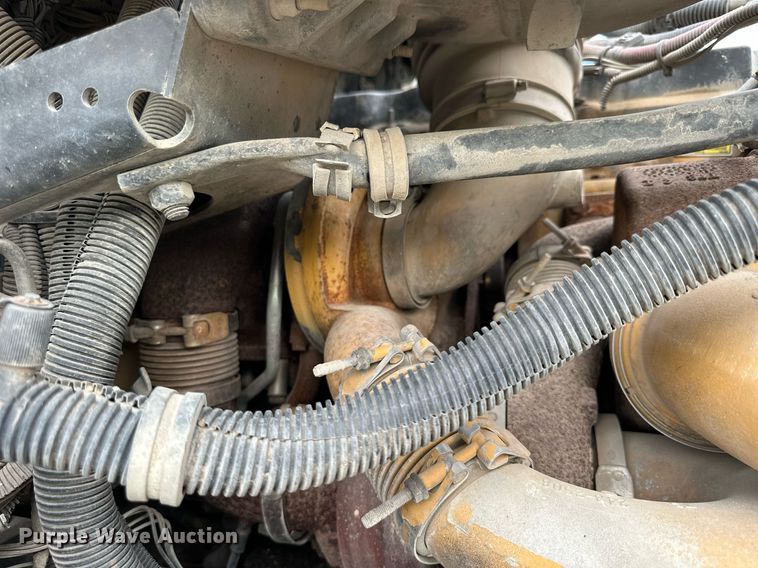 image for item NP9571 2006 Freightliner Columbia  semi truck