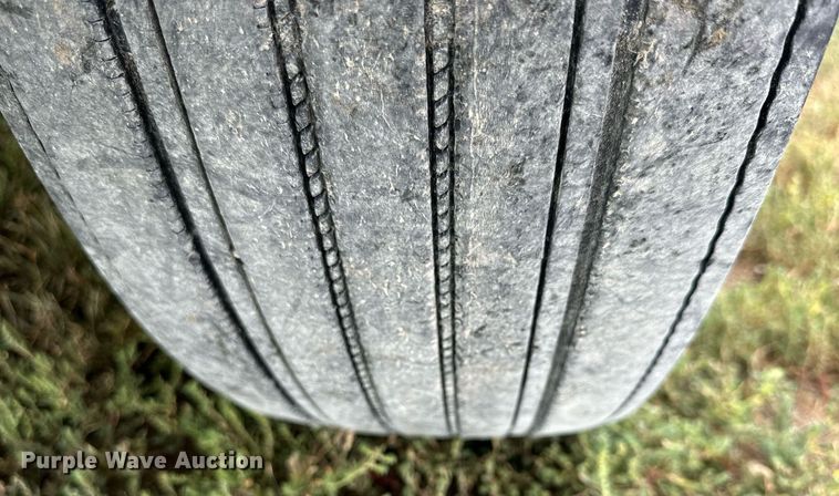 image for item NP9571 2006 Freightliner Columbia  semi truck