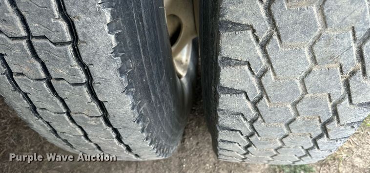 image for item NP9571 2006 Freightliner Columbia  semi truck