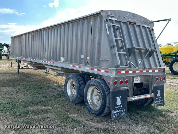 image for item NP9572 2009 Dakota  grain trailer