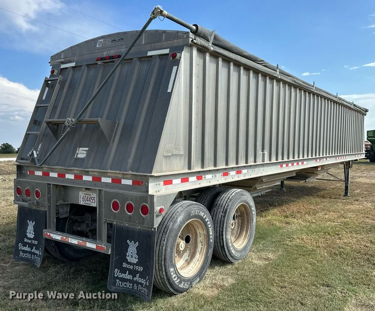 image for item NP9572 2009 Dakota  grain trailer