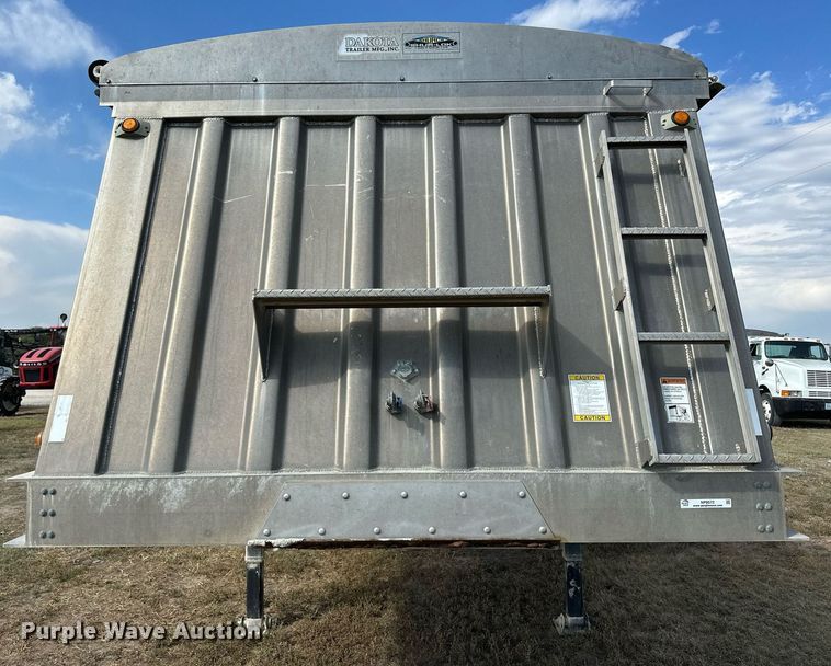 image for item NP9572 2009 Dakota  grain trailer