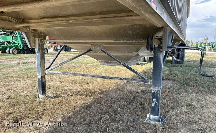image for item NP9572 2009 Dakota  grain trailer