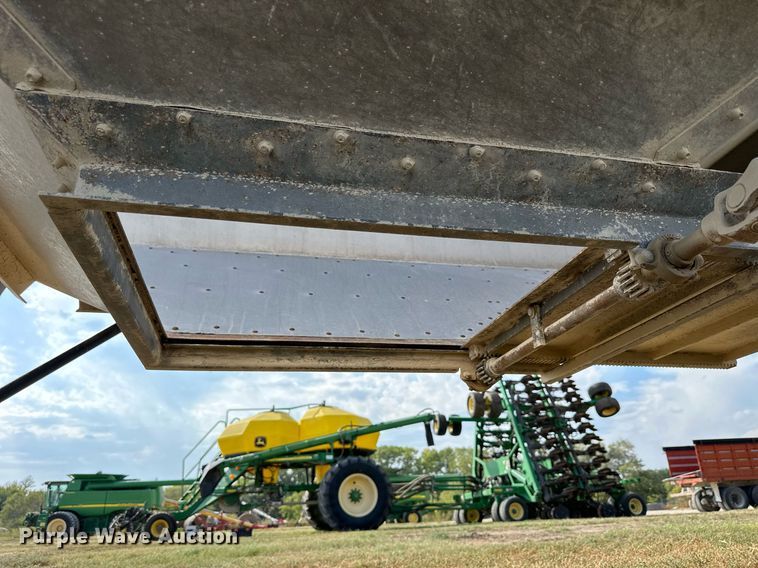 image for item NP9572 2009 Dakota  grain trailer