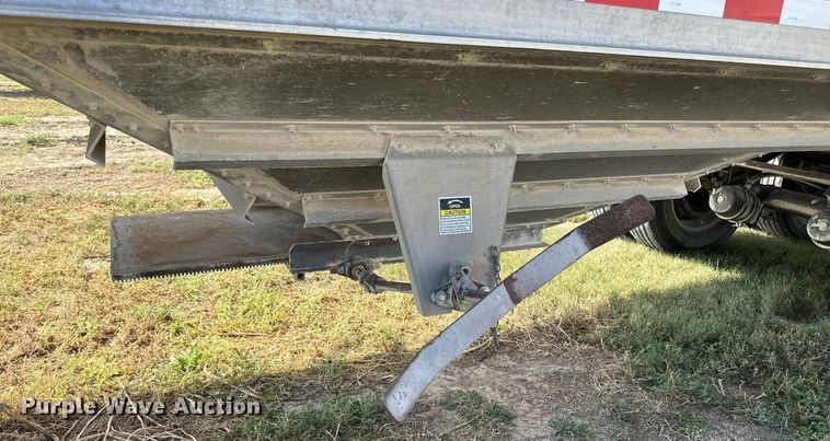 image for item NP9572 2009 Dakota  grain trailer