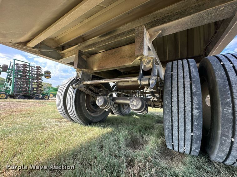 image for item NP9572 2009 Dakota  grain trailer