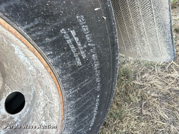 image for item NP9572 2009 Dakota  grain trailer