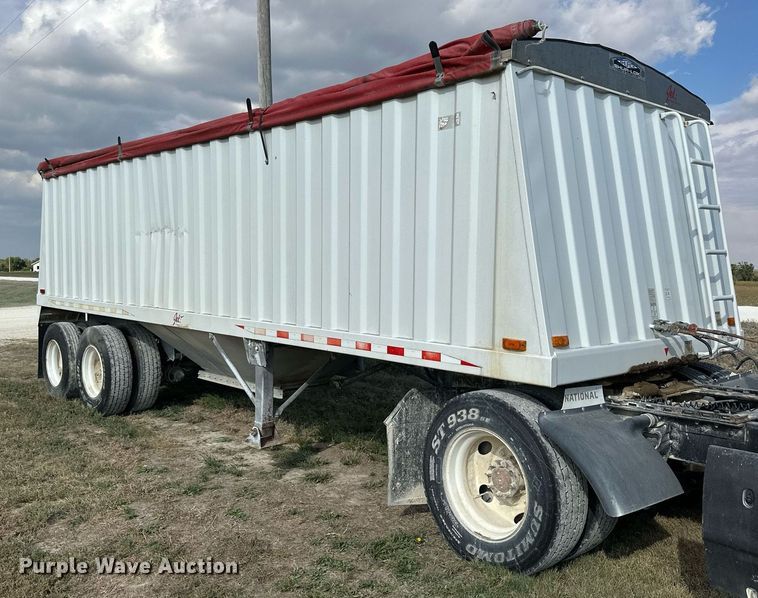 image for item NP9574 2000 Jet Co 26 GT  grain trailer