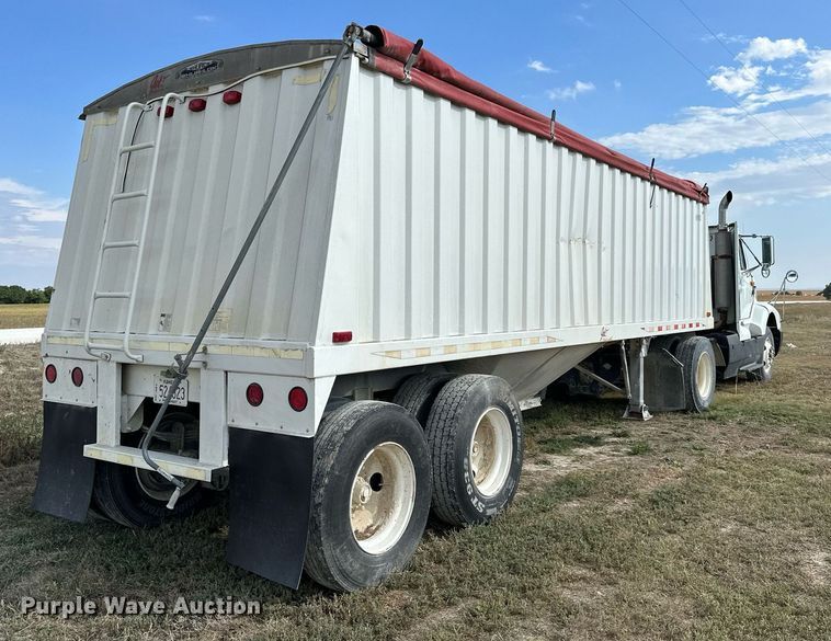 image for item NP9574 2000 Jet Co 26 GT  grain trailer
