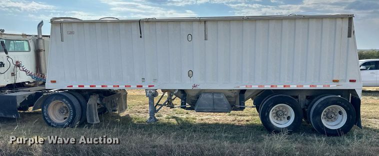 image for item NP9574 2000 Jet Co 26 GT  grain trailer