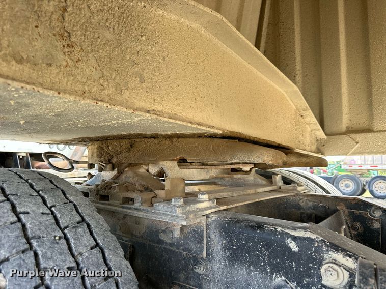 image for item NP9574 2000 Jet Co 26 GT  grain trailer