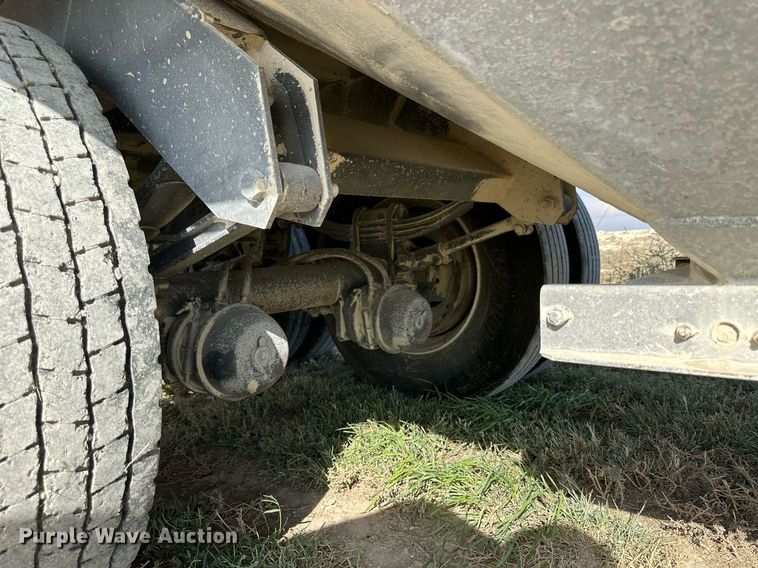 image for item NP9574 2000 Jet Co 26 GT  grain trailer