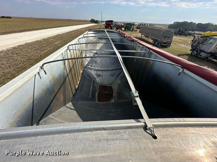 image for item NP9574 2000 Jet Co 26 GT  grain trailer