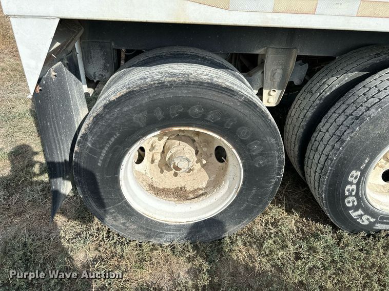 image for item NP9574 2000 Jet Co 26 GT  grain trailer