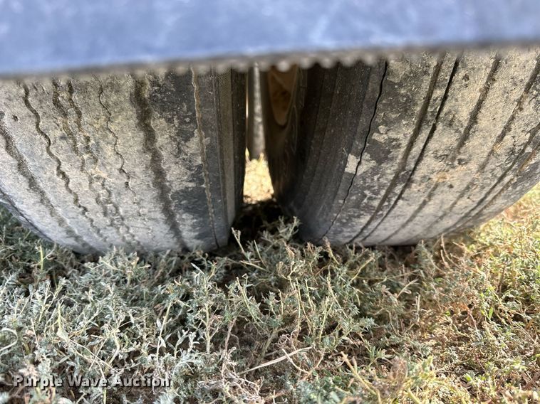 image for item NP9574 2000 Jet Co 26 GT  grain trailer