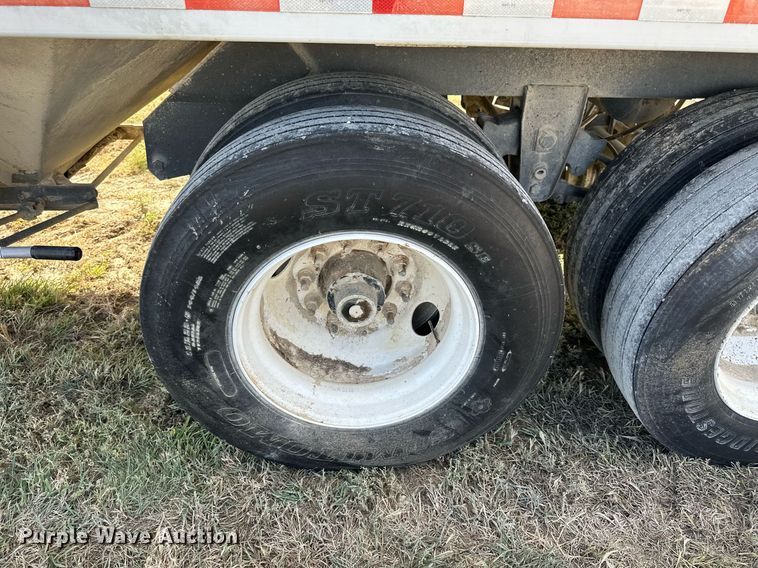 image for item NP9574 2000 Jet Co 26 GT  grain trailer