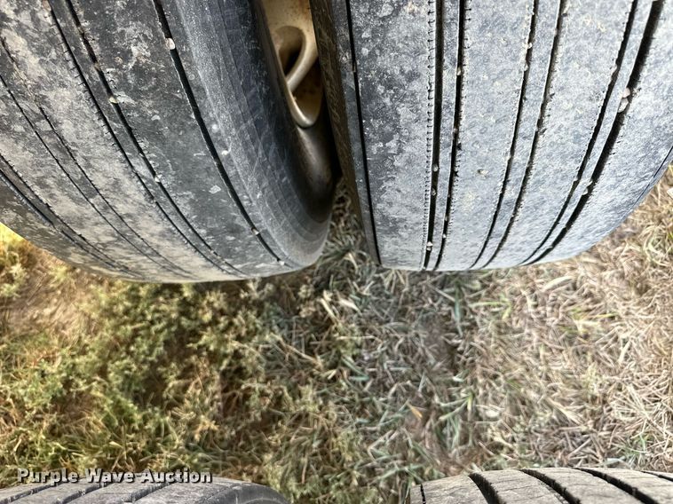 image for item NP9574 2000 Jet Co 26 GT  grain trailer