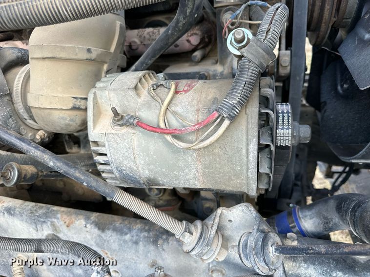 image for item NP9575 1994 International 8200  semi truck