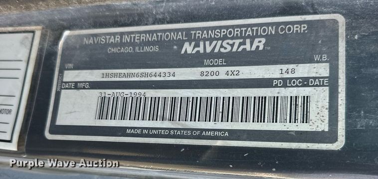 image for item NP9575 1994 International 8200  semi truck