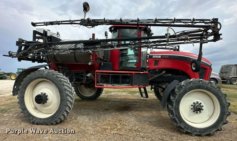 image for item NP9576 2011 Apache AS1020 sprayer
