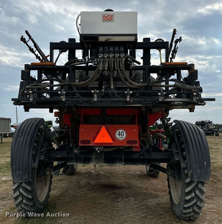 image for item NP9576 2011 Apache AS1020 sprayer