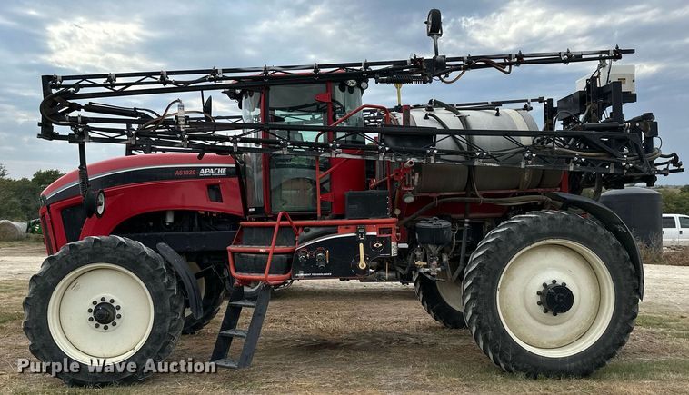 image for item NP9576 2011 Apache AS1020 sprayer
