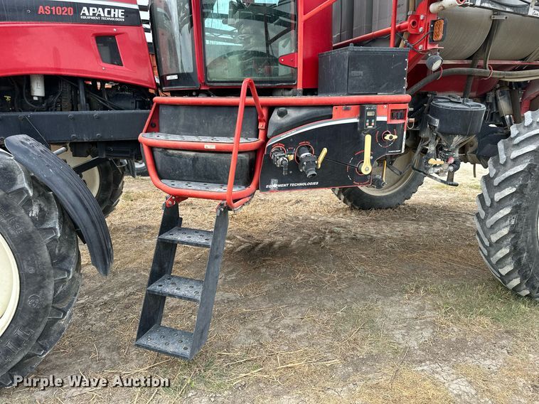 image for item NP9576 2011 Apache AS1020 sprayer