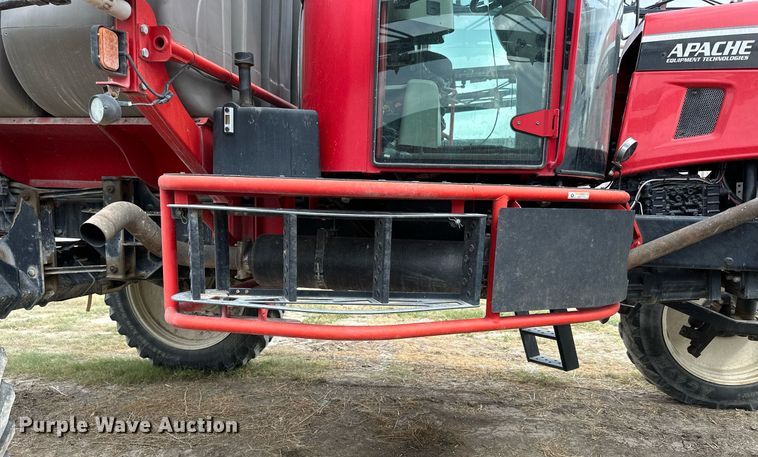 image for item NP9576 2011 Apache AS1020 sprayer