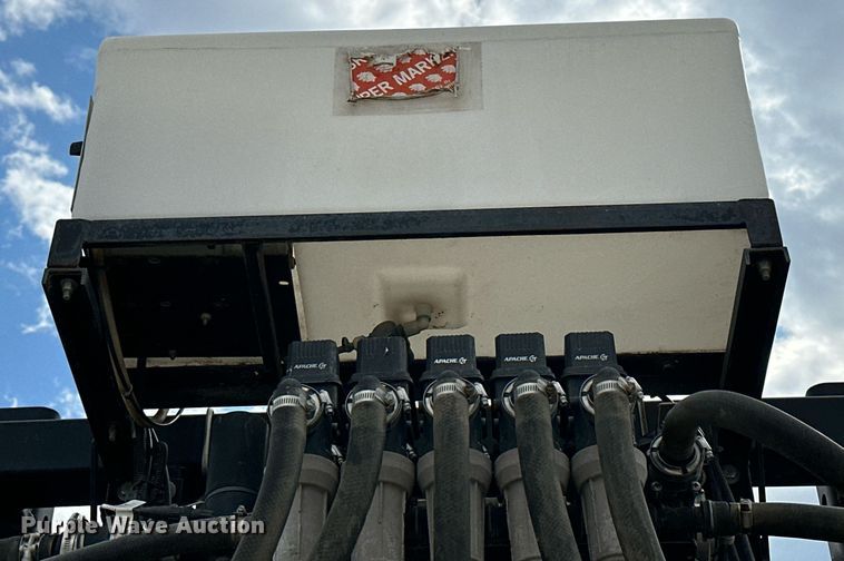 image for item NP9576 2011 Apache AS1020 sprayer