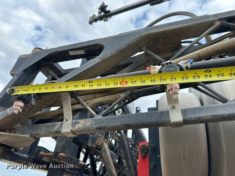 image for item NP9576 2011 Apache AS1020 sprayer