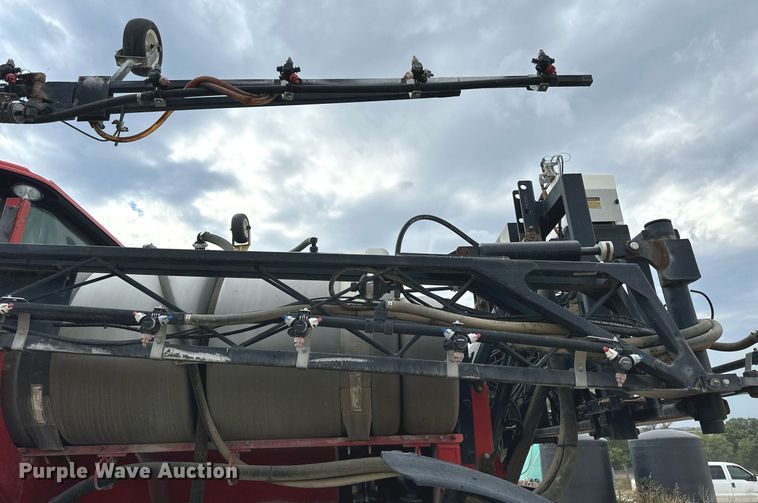 image for item NP9576 2011 Apache AS1020 sprayer