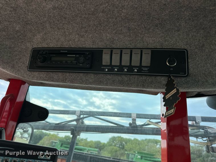 image for item NP9576 2011 Apache AS1020 sprayer