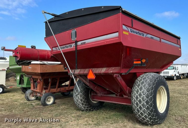 image for item NP9577 Unverferth 8250  grain cart