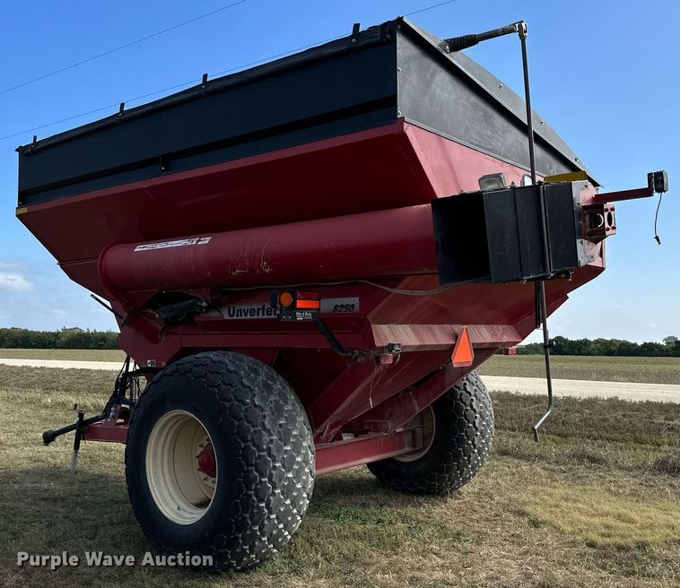 image for item NP9577 Unverferth 8250  grain cart