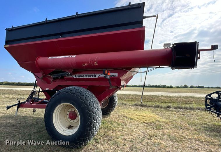 image for item NP9577 Unverferth 8250  grain cart