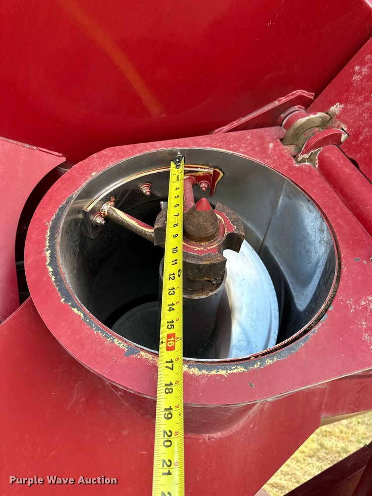 image for item NP9577 Unverferth 8250  grain cart