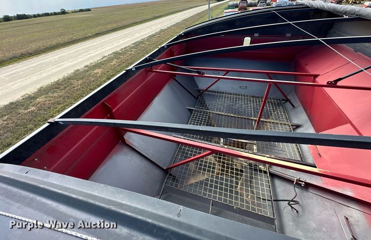 image for item NP9577 Unverferth 8250  grain cart