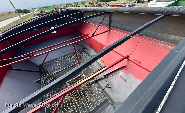 image for item NP9577 Unverferth 8250  grain cart