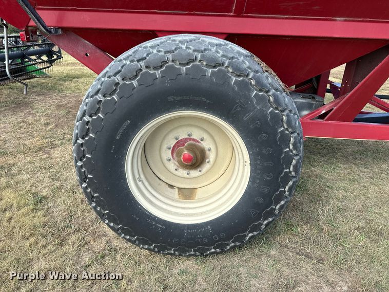 image for item NP9577 Unverferth 8250  grain cart