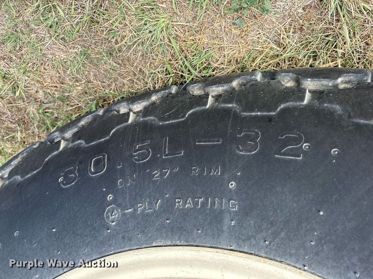 image for item NP9577 Unverferth 8250  grain cart