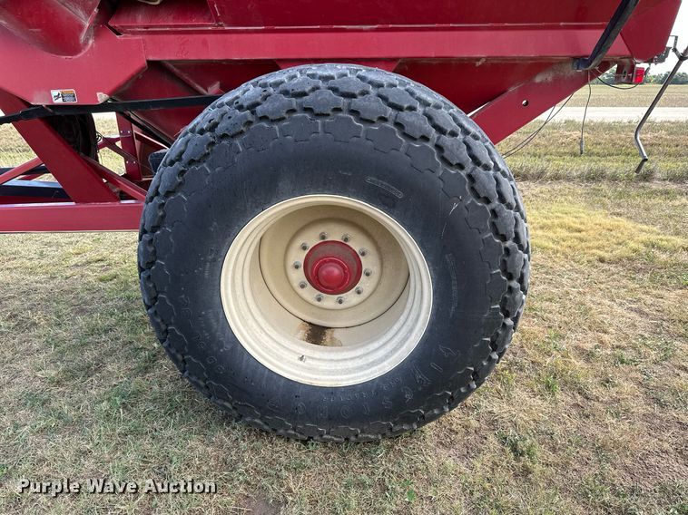 image for item NP9577 Unverferth 8250  grain cart