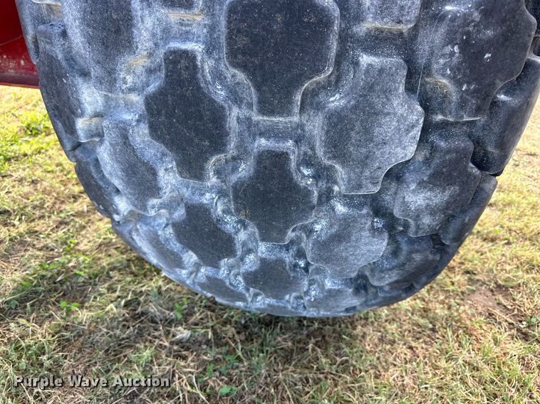 image for item NP9577 Unverferth 8250  grain cart