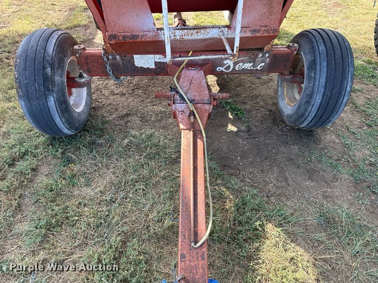 image for item NP9578 Demco RG12  gravity wagon