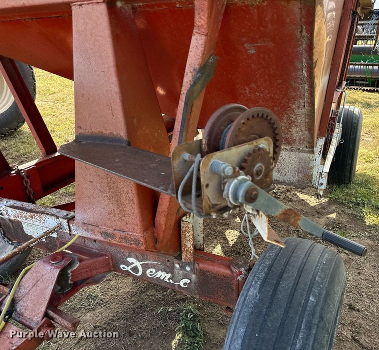 image for item NP9578 Demco RG12  gravity wagon