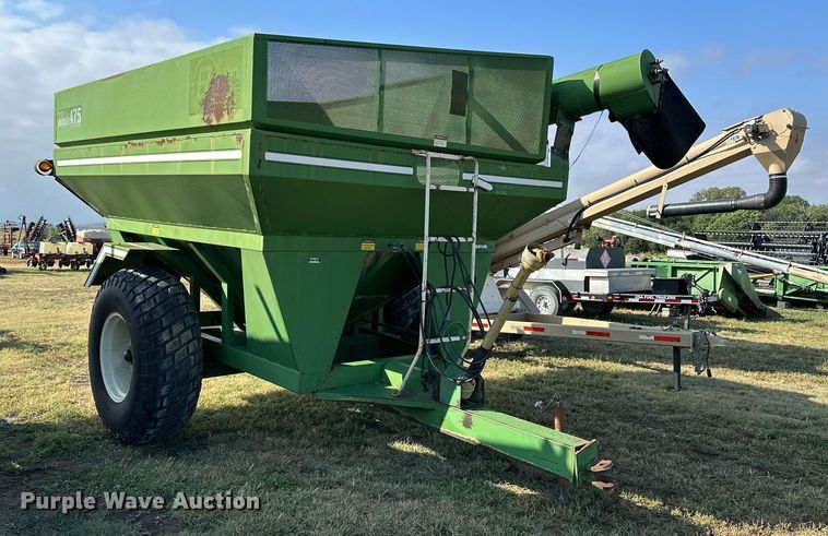 image for item NP9579 E-Z Trail 475  grain cart